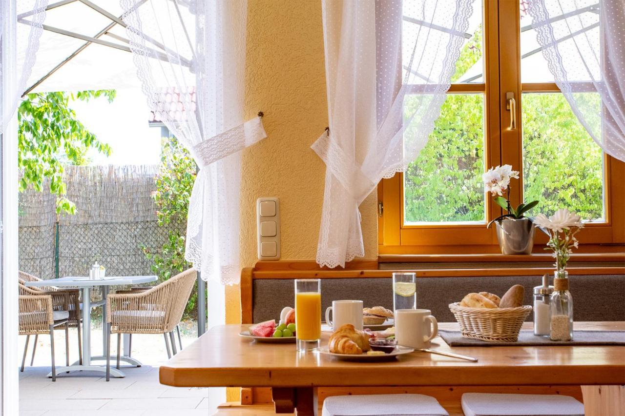 Hotel Am Schwanberg Rödelsee Exteriör bild